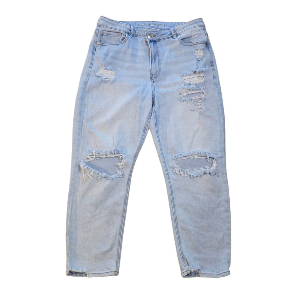 AE 14S Mom Jeans High Rise Stretch Denim Distressed Light Wash Denim Plus Short